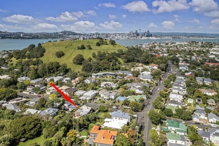 Photo of property in 64 Church Street, Devonport, Auckland, 0624