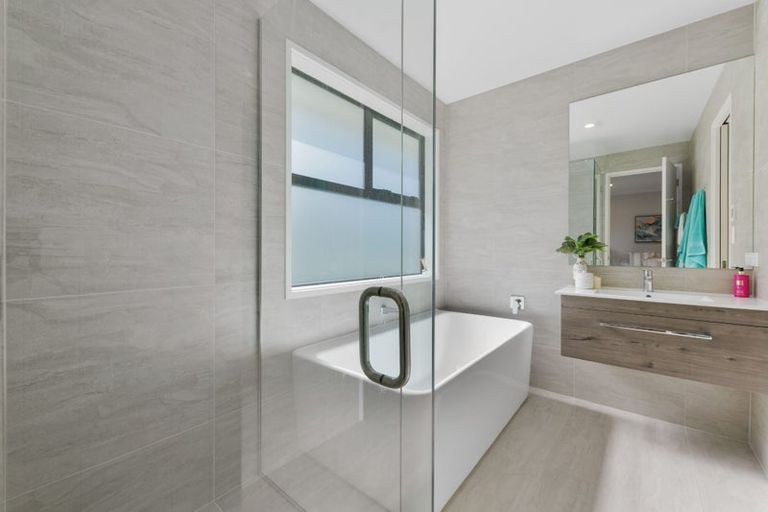 Photo of property in 99 Stoneridge Terrace, Whitford, Manurewa, 2576