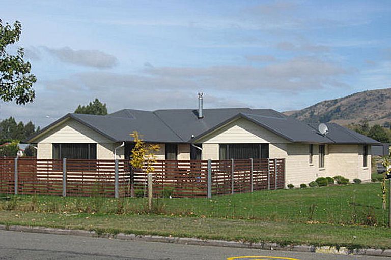 Photo of property in 14 Hillary Street, Waimate, 7924