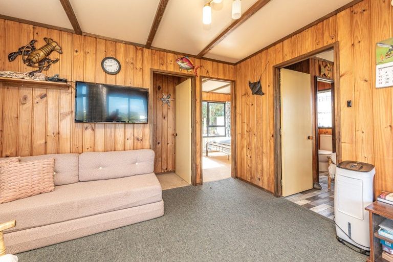 Photo of property in 22 Okiwa Terrace, Waiinu Beach, Wanganui, 4588