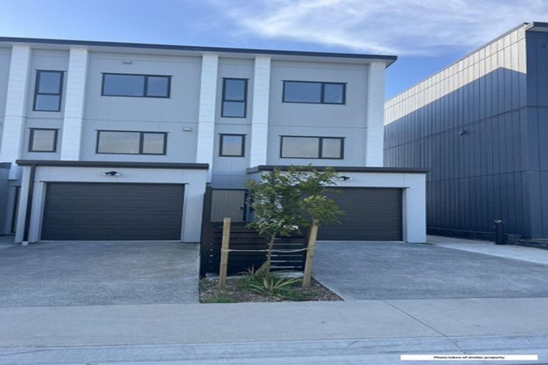 Photo of property in 3 Mataitai Road, Hobsonville, Auckland, 0618