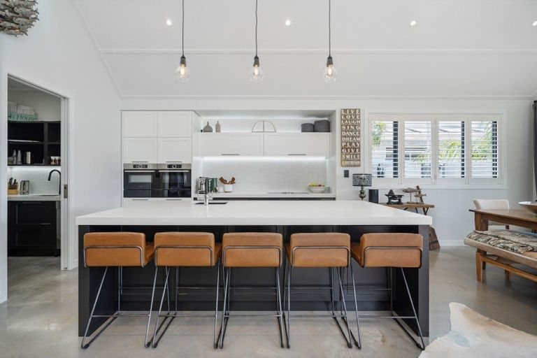 Photo of property in 8 Torea Lane, One Tree Point, 0118