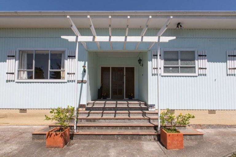 Photo of property in 14 Windsor Road, Waipawa, 4210