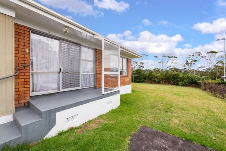 Photo of property in 3/17 Captain Scott Road, Glen Eden, Auckland, 0602