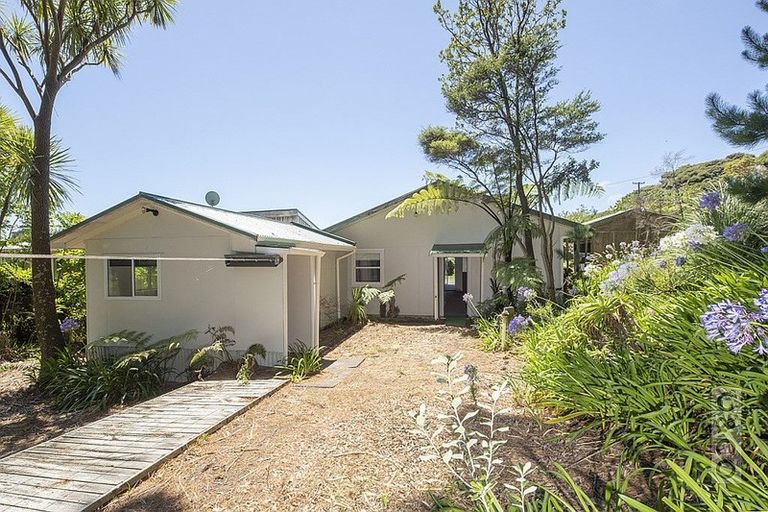 Photo of property in 306 Taiapa Road, Muriwai, 0881