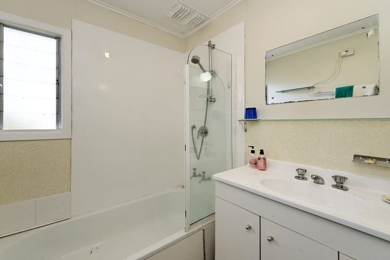 Photo of property in 54a West Coast Road, Glen Eden, Auckland, 0602