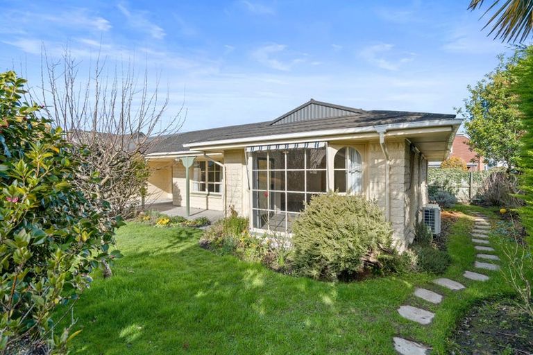 Photo of property in 1/2a Chilcombe Street, Ilam, Christchurch, 8041
