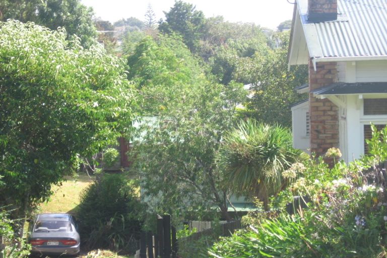 Photo of property in 10 Pine Street, New Lynn, Auckland, 0600