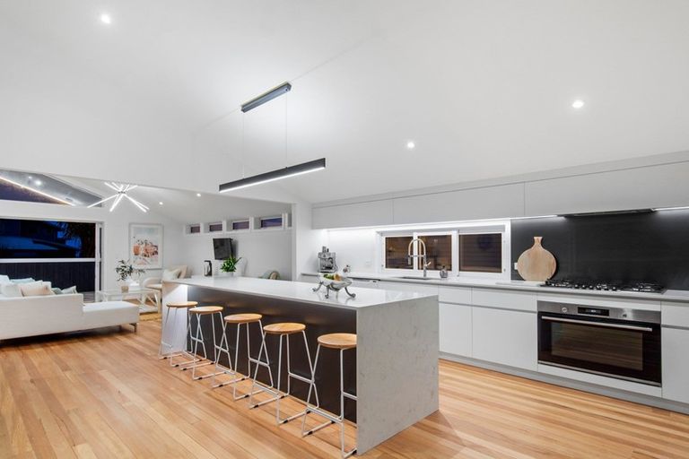 Photo of property in 112 Karewa Parade, Papamoa Beach, Papamoa, 3118