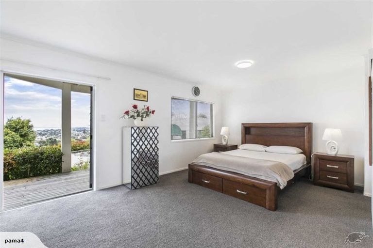 Photo of property in 3/1a Castor Bay Road, Castor Bay, Auckland, 0620