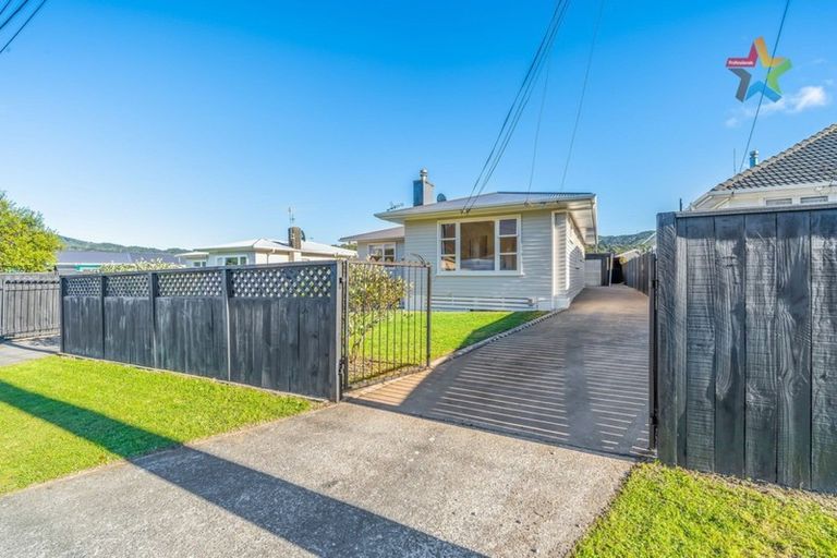 Photo of property in 7 Ruthven Road, Wainuiomata, Lower Hutt, 5014