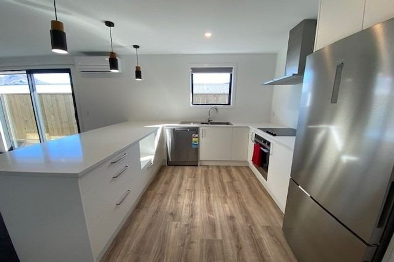 Photo of property in 53 Shepherd Road, Jacks Point, Queenstown, 9371