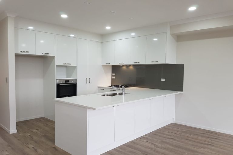 Photo of property in 9 Karokaro Road, Takanini, 2112