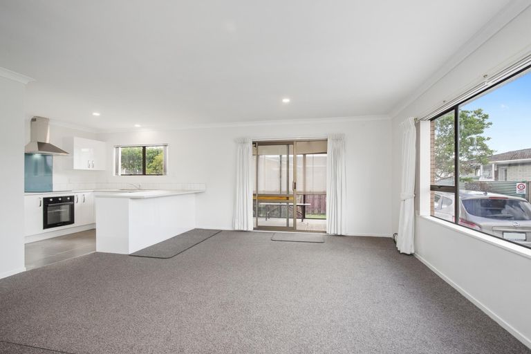 Photo of property in 71b Queen Street, Pukekohe, 2120