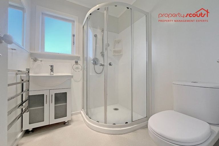 Photo of property in 1/15 Titiwai Place, Birkenhead, Auckland, 0626