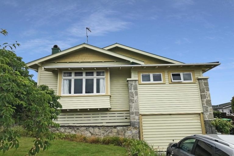 Photo of property in 82 Napier Terrace, Hospital Hill, Napier, 4110