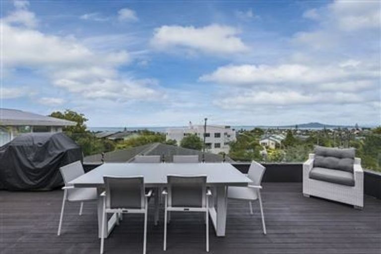 Photo of property in 79 Hastings Road, Mairangi Bay, Auckland, 0630