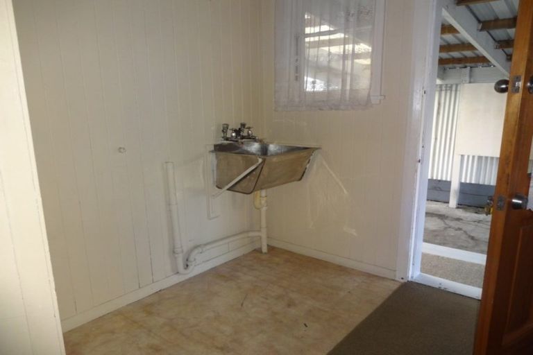 Photo of property in 215 Palmerston Street, Westport, 7825