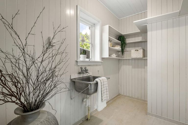 Photo of property in 9b Kerr Street, Devonport, Auckland, 0624