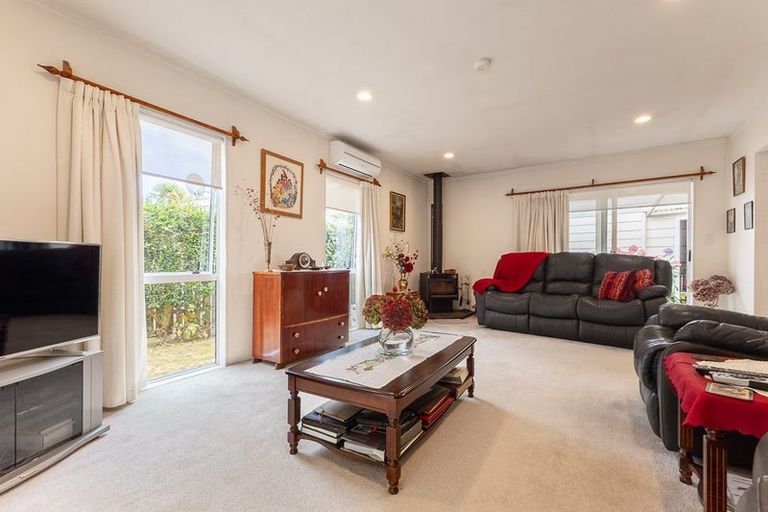 Photo of property in 77 Lupin Road, Otaki, 5512