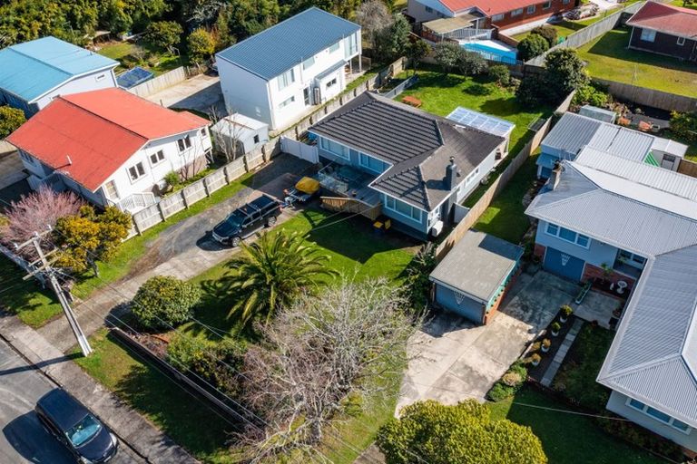 Photo of property in 68 Sylvan Crescent, Te Atatu South, Auckland, 0610