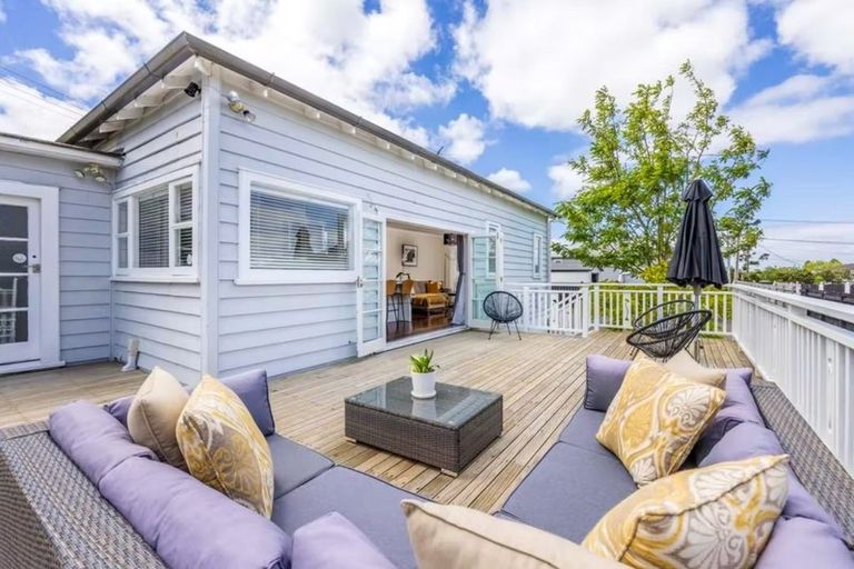 Photo of property in 22a Te Atatu Road, Te Atatu South, Auckland, 0610