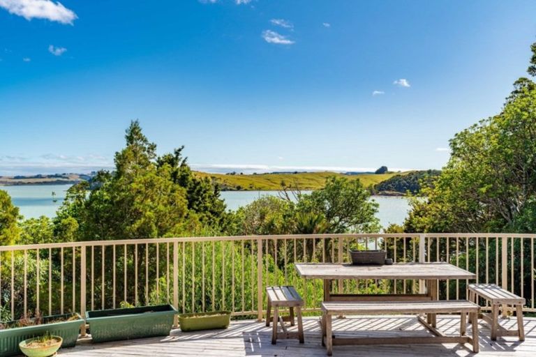 Photo of property in 467 Heatley Road, Whakapirau, Maungaturoto, 0583