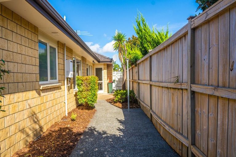 Photo of property in 5 Greta Banks Place, Wattle Downs, Auckland, 2103