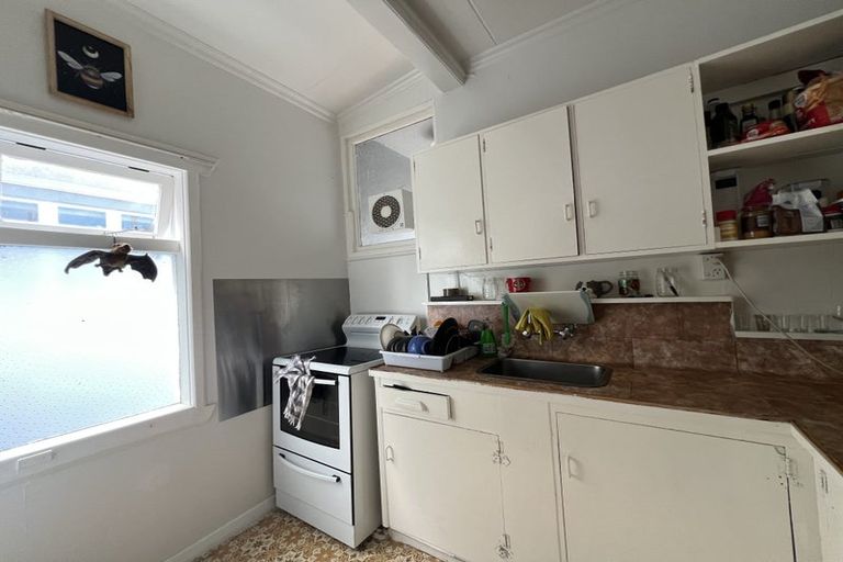 Photo of property in 4/5 Benares Street, Khandallah, Wellington, 6035