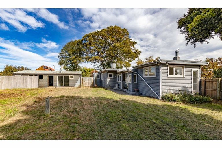 Photo of property in 29 Stalkers Road, Woodend Beach, Woodend, 7691