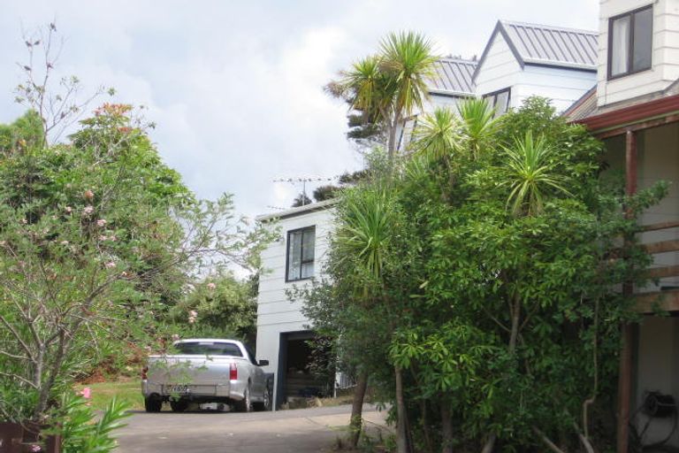 Photo of property in 2/6 Ceramco Place, Torbay, Auckland, 0630