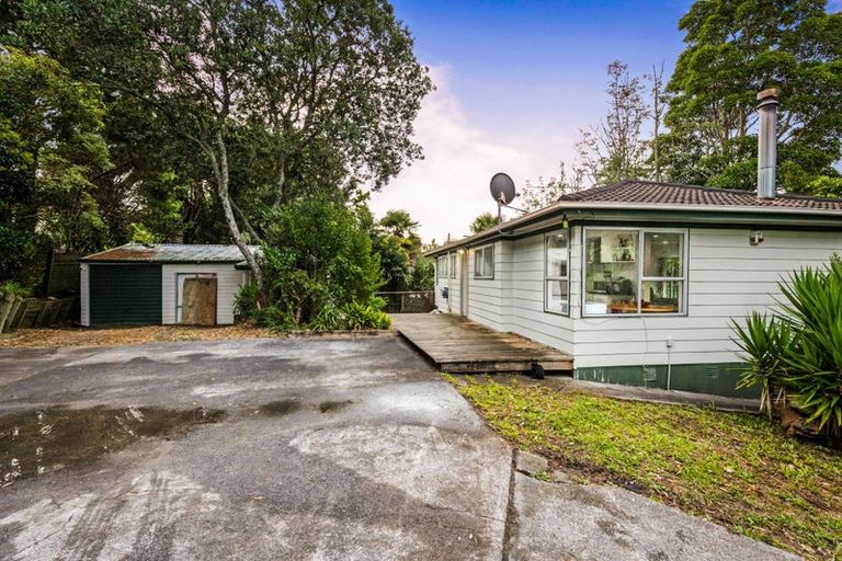 Photo of property in 11 Kilcar Place, Massey, Auckland, 0614
