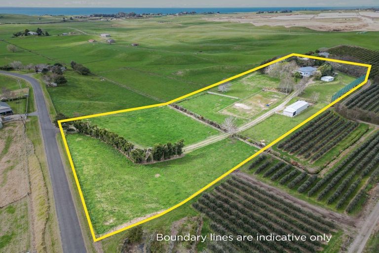 Photo of property in 95 Ohinepanea Road, Pukehina, Te Puke, 3186