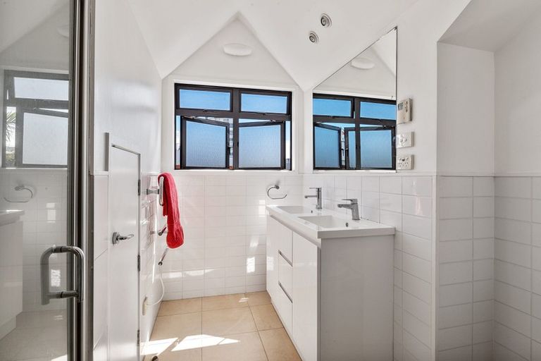 Photo of property in 4/177 Hurstmere Road, Takapuna, Auckland, 0622