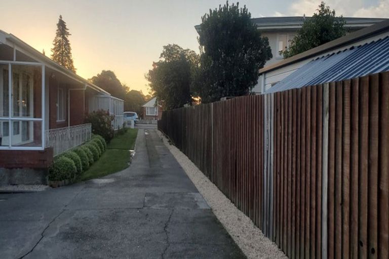 Photo of property in 2/82 Grahams Road, Burnside, Christchurch, 8041