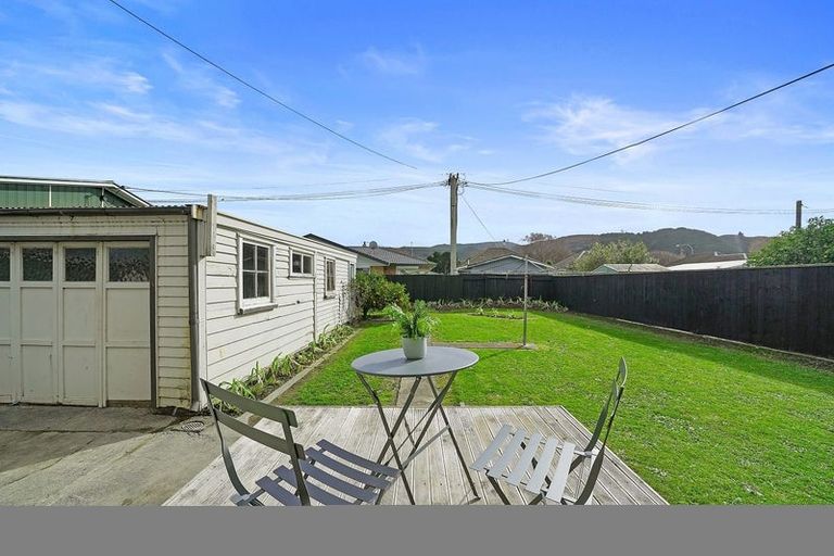 Photo of property in 17 Petherick Street, Taita, Lower Hutt, 5011
