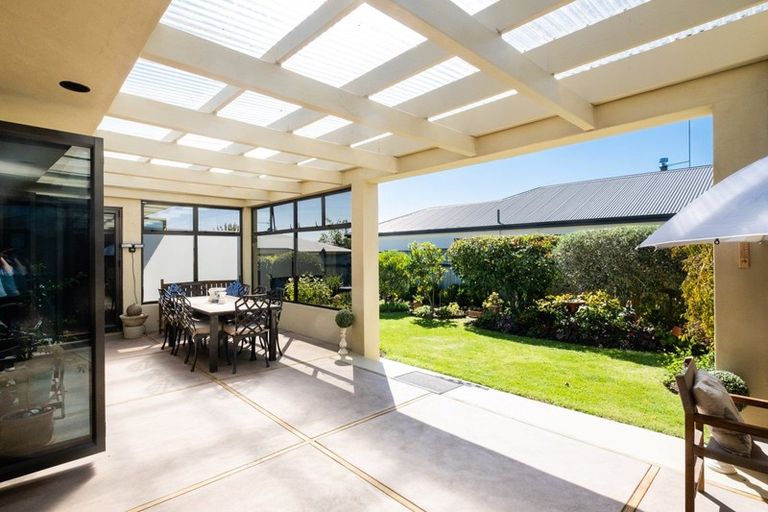 Photo of property in 1 Palmbrook Avenue, Havelock North, 4130