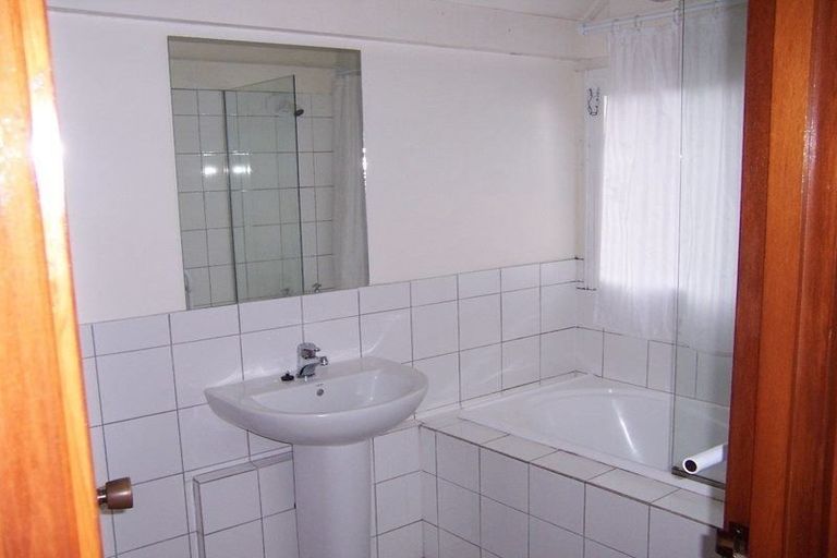 Photo of property in 1/136 Holly Road, St Albans, Christchurch, 8014