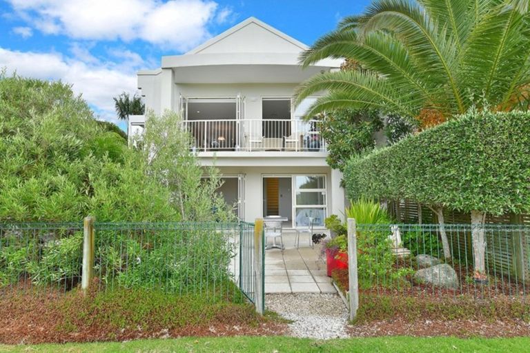 Photo of property in 163 Gulf Harbour Drive, Gulf Harbour, Whangaparaoa, 0930