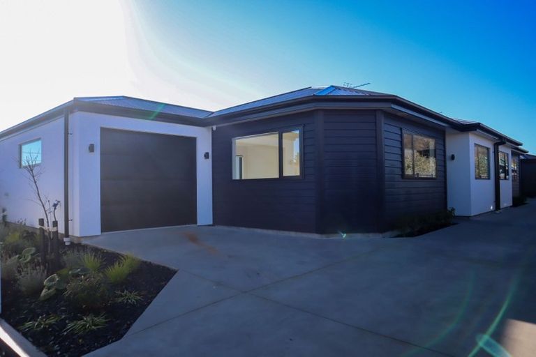 Photo of property in 1/98 Hills Road, Edgeware, Christchurch, 8013