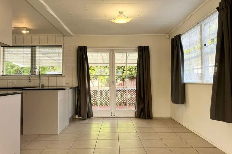 Photo of property in 28 Fairdale Avenue, Red Hill, Papakura, 2110