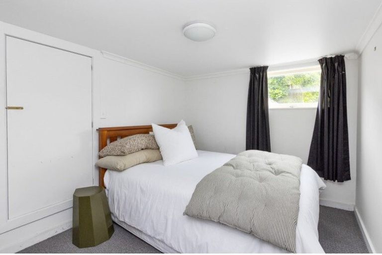 Photo of property in 18 Cobden Road, Bluff Hill, Napier, 4110