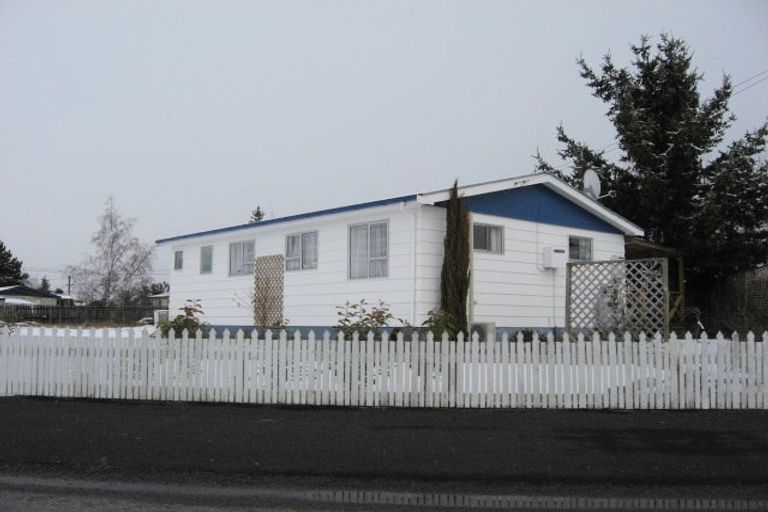 Photo of property in 25 Simons Street, Twizel, 7901