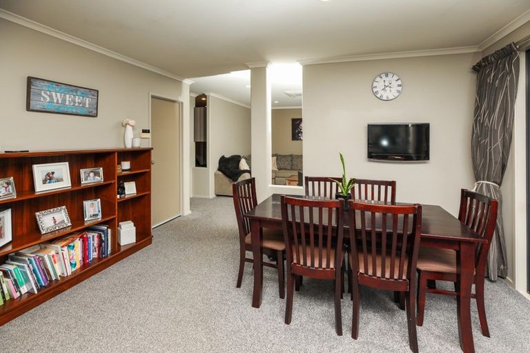 Photo of property in 5 Nobleman Place, Hamilton East, Hamilton, 3216