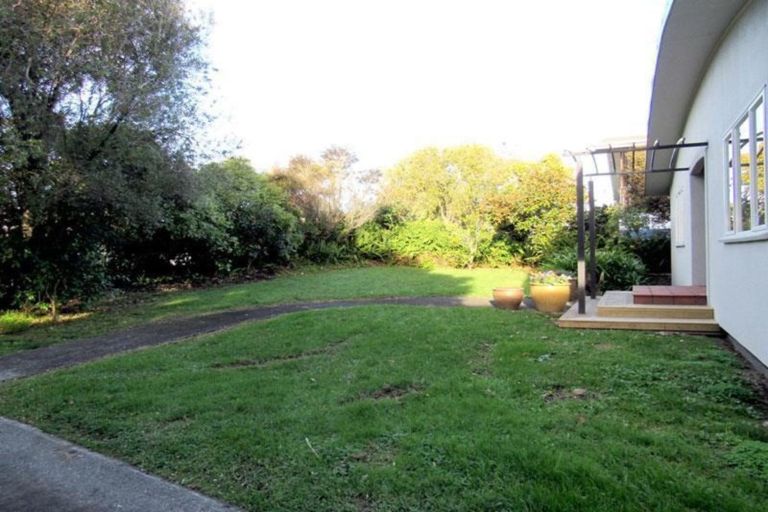 Photo of property in 1070 Beach Road, Torbay, Auckland, 0630