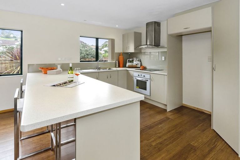 Photo of property in 1/10 Hilltop Road, Clover Park, Auckland, 2019