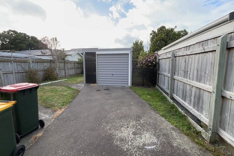 Photo of property in 2/122 William Street, Petone, Lower Hutt, 5012