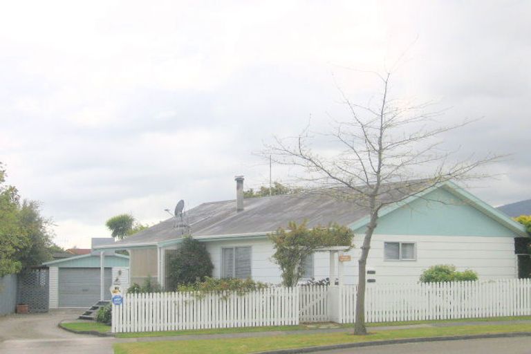 Photo of property in 15 Ward Place, Richmond Heights, Taupo, 3330