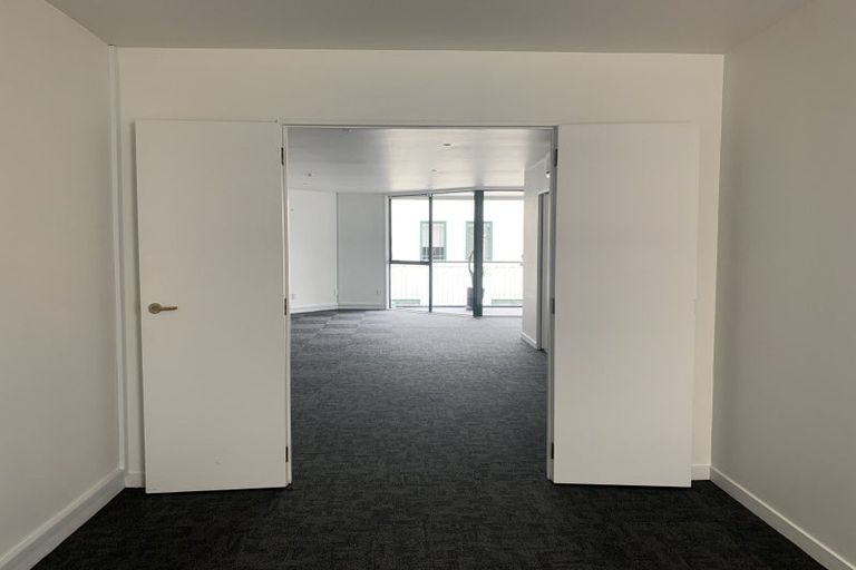 Photo of property in St James Courts, 2/77 Gloucester Street, Christchurch Central, Christchurch, 8013