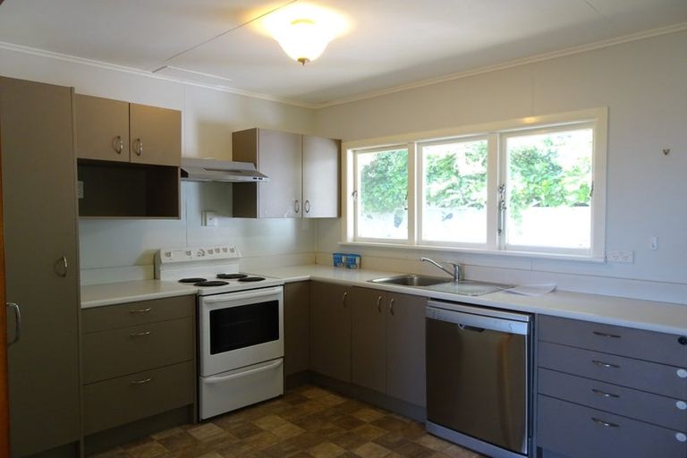 Photo of property in 1 Mace Street, Island Bay, Wellington, 6023